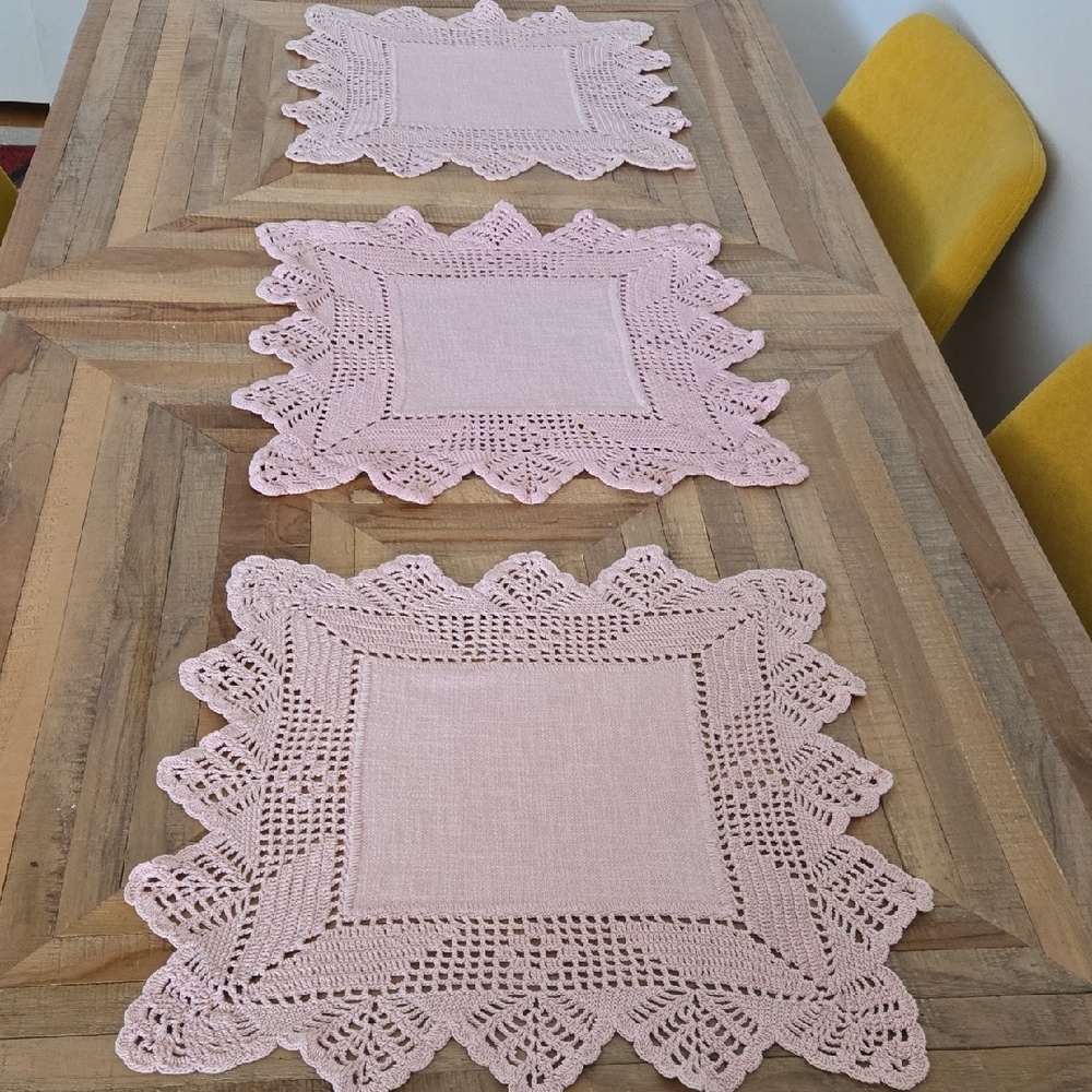 Vintage Chic Crochet Pink Linen Placemats Set Of 3 Estate Collection